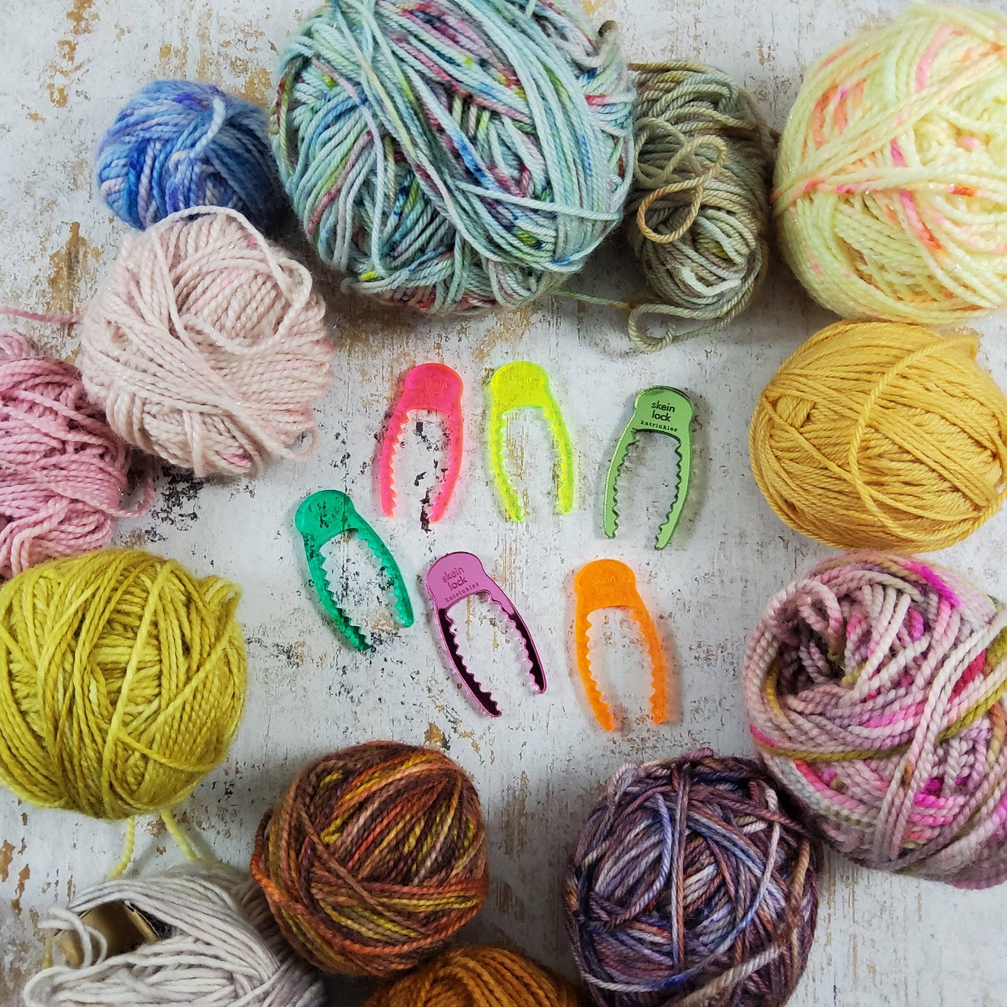 Acrylic Yarn Skein Lock