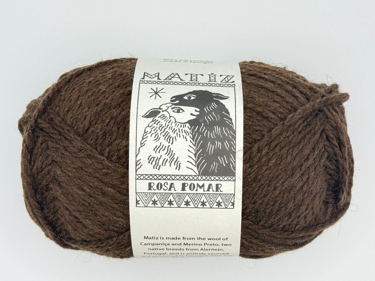 Retrosaria Rosa Pomar Matiz Aran Weight Wool Yarn