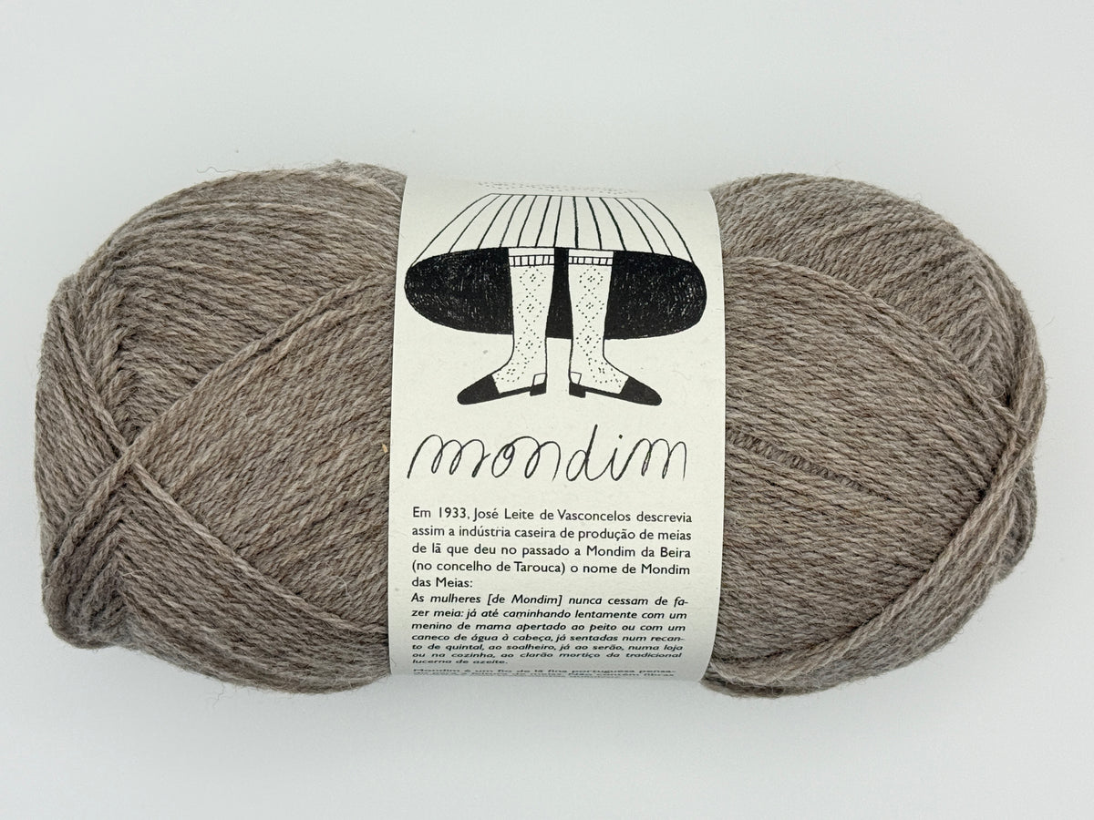 Retrosaria Rosa Pomar Mondim Fingering Weight Wool Yarn