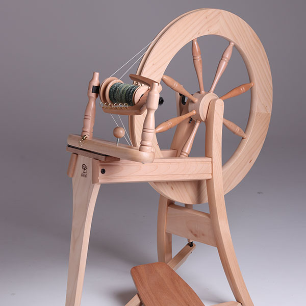 Ashford Traditional Spinning Wheel - Double Drive