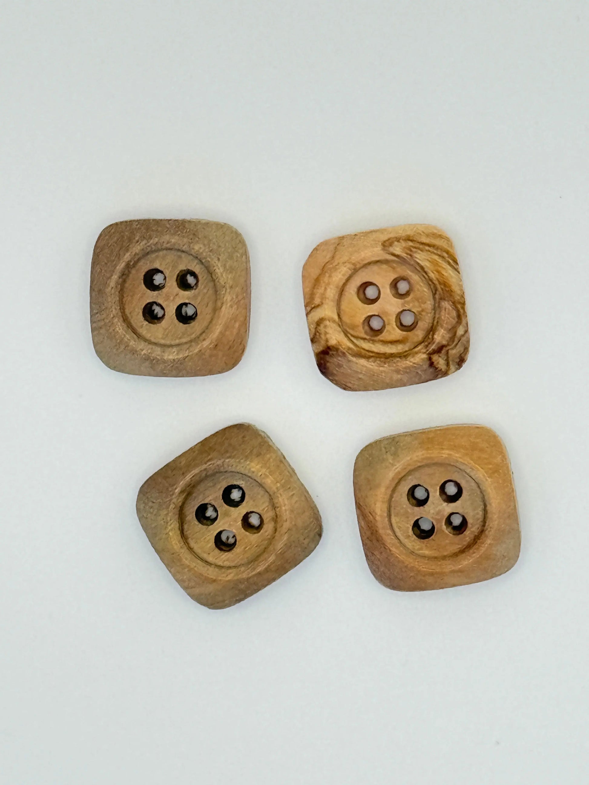 Wooden Buttons Retrosaria Rosa Pomar