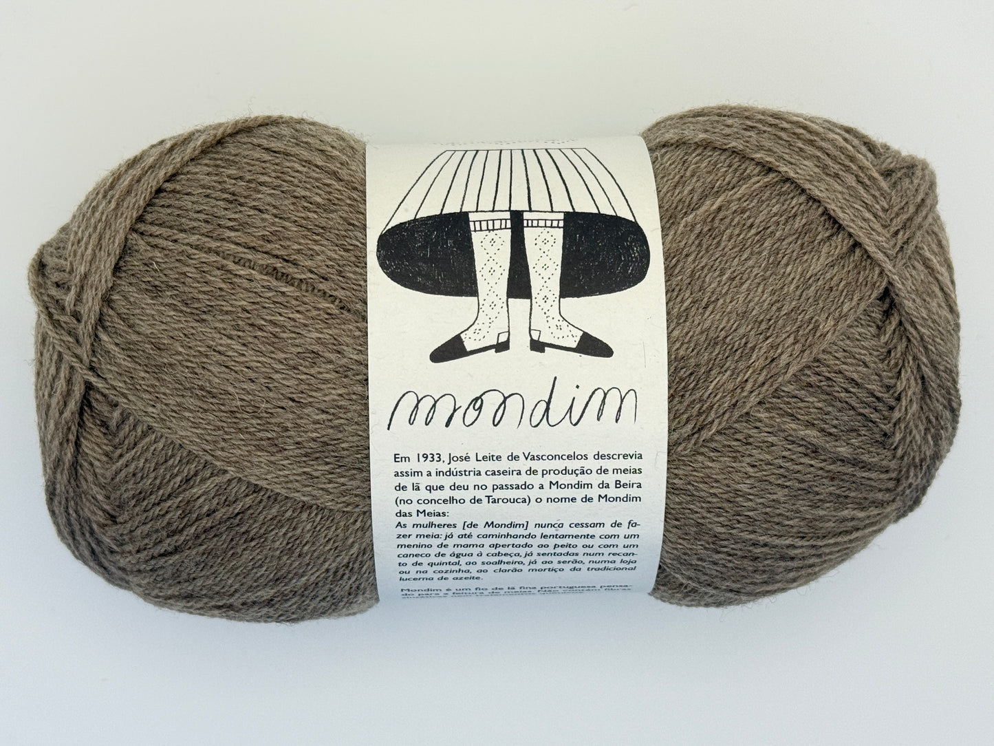 Retrosaria Rosa Pomar Mondim Fingering Weight Wool Yarn