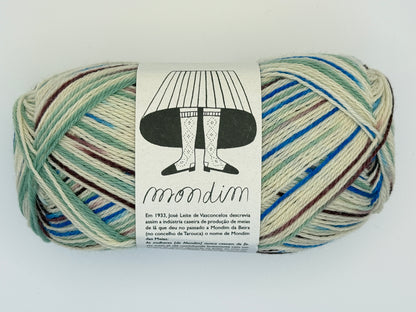 Retrosaria Rosa Pomar Mondim Fingering Weight Wool Yarn