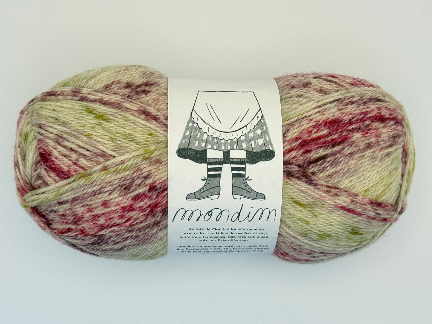 Retrosaria Rosa Pomar Mondim Fingering Weight Wool Yarn