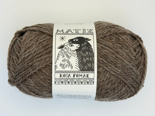 Retrosaria Rosa Pomar Matiz Aran Weight Wool Yarn