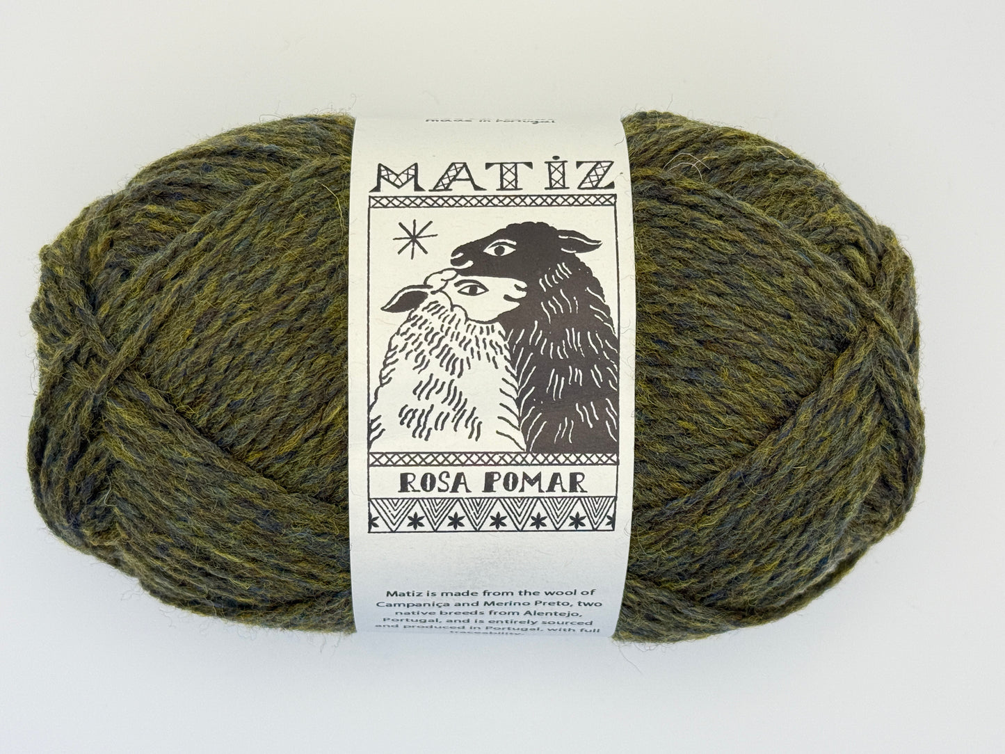 Retrosaria Rosa Pomar Matiz Aran Weight Wool Yarn