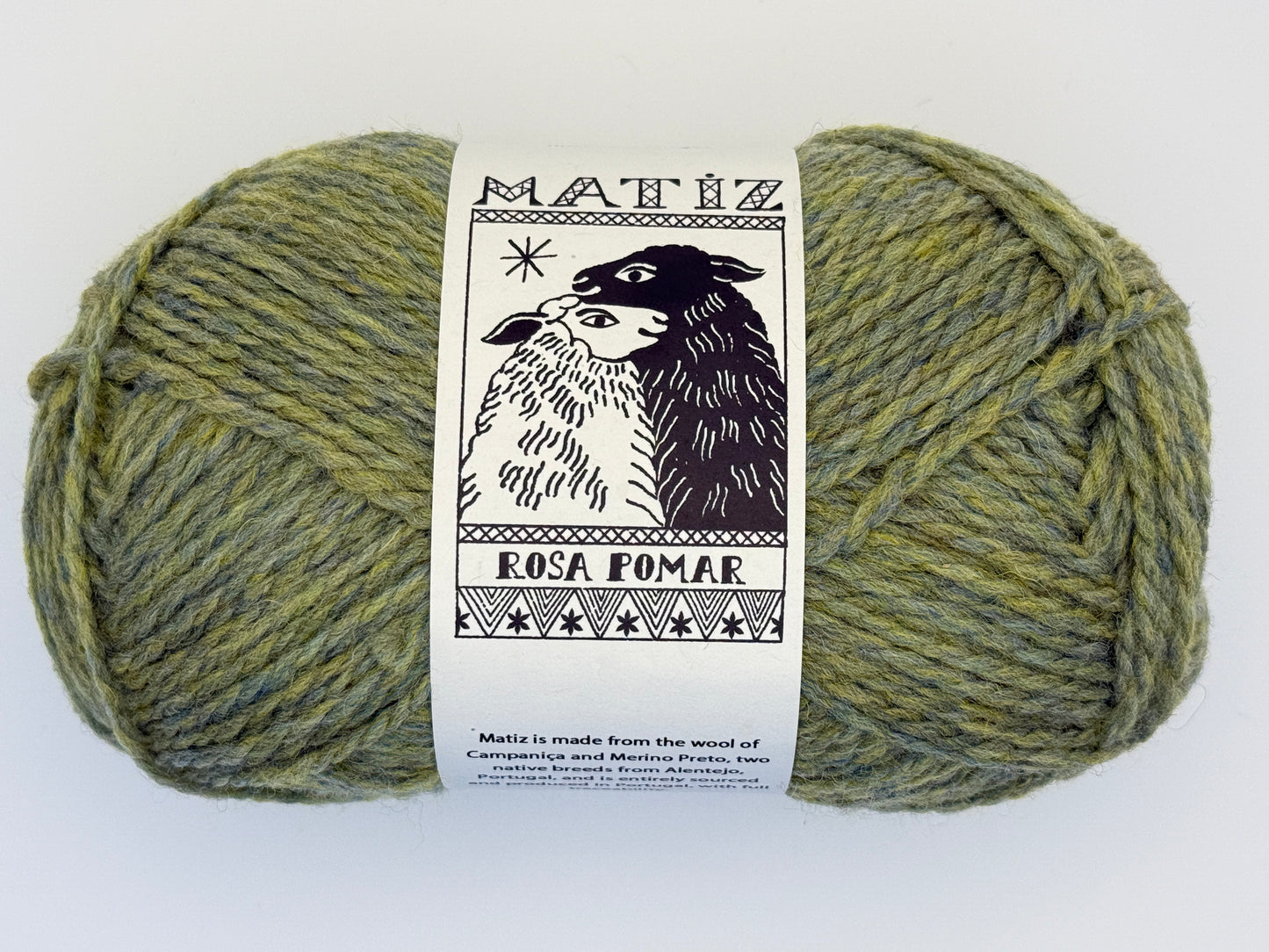 Retrosaria Rosa Pomar Matiz Aran Weight Wool Yarn