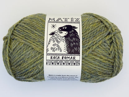 Retrosaria Rosa Pomar Matiz Aran Weight Wool Yarn