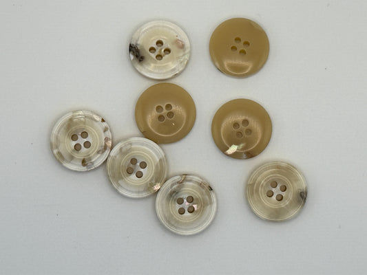 Recycled Mother of Pearl Buttons from Retrosaria Rosa Pomar