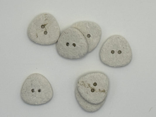 Ecovelvet Buttons from Retrosaria Rosa Pomar