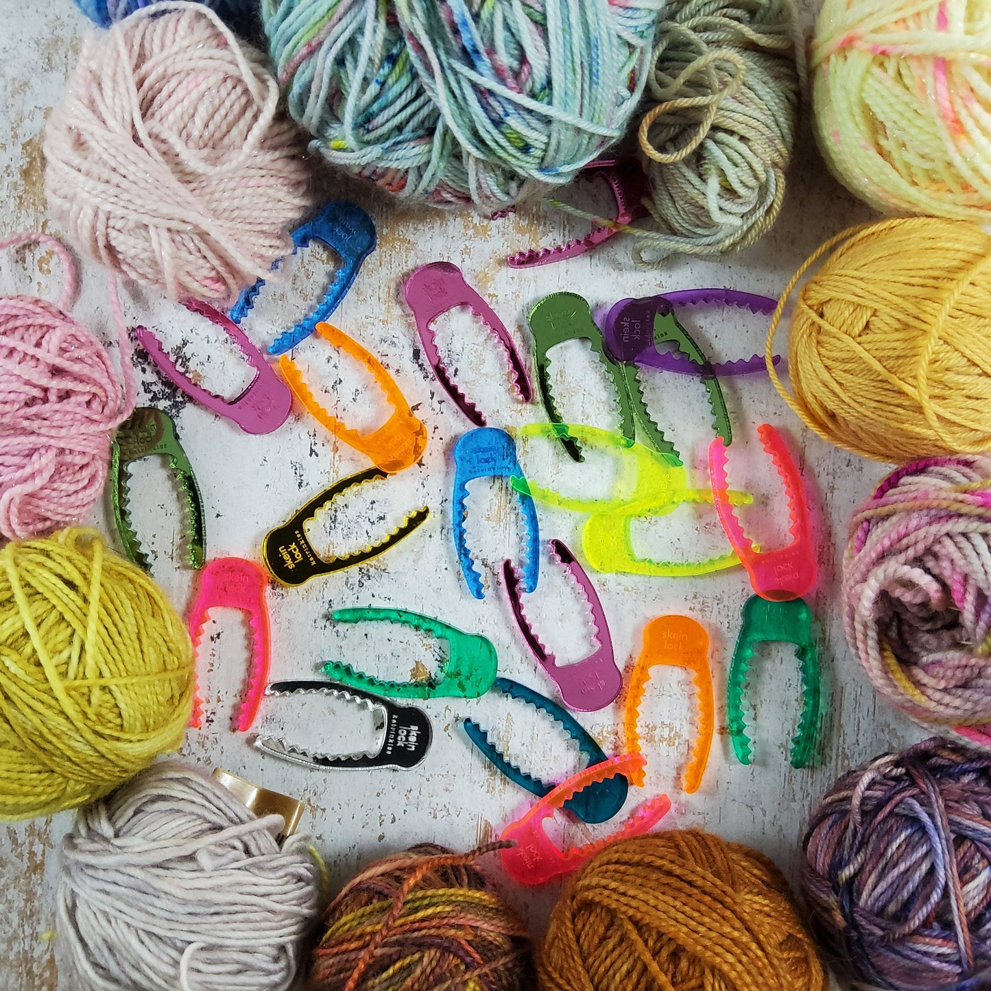 Acrylic Yarn Skein Lock