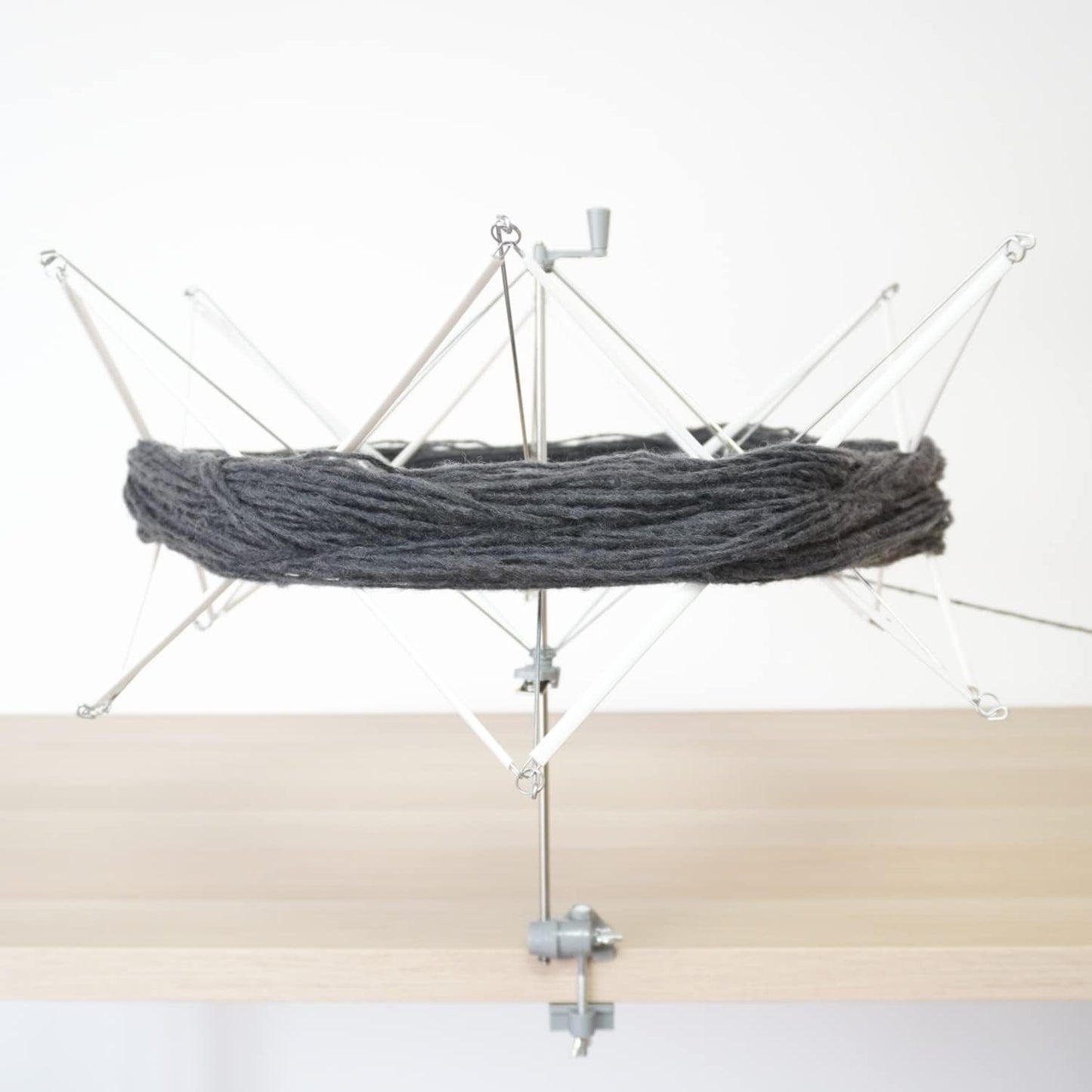 DARUMA Yarn Swift