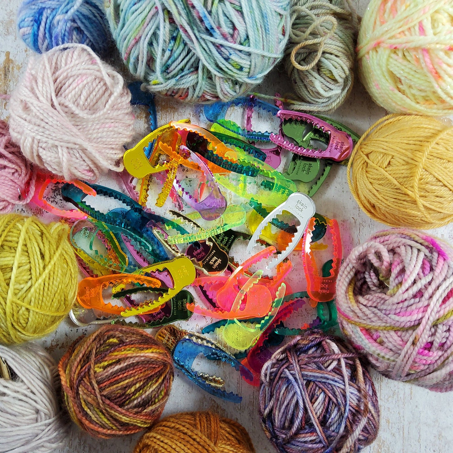 Acrylic Yarn Skein Lock